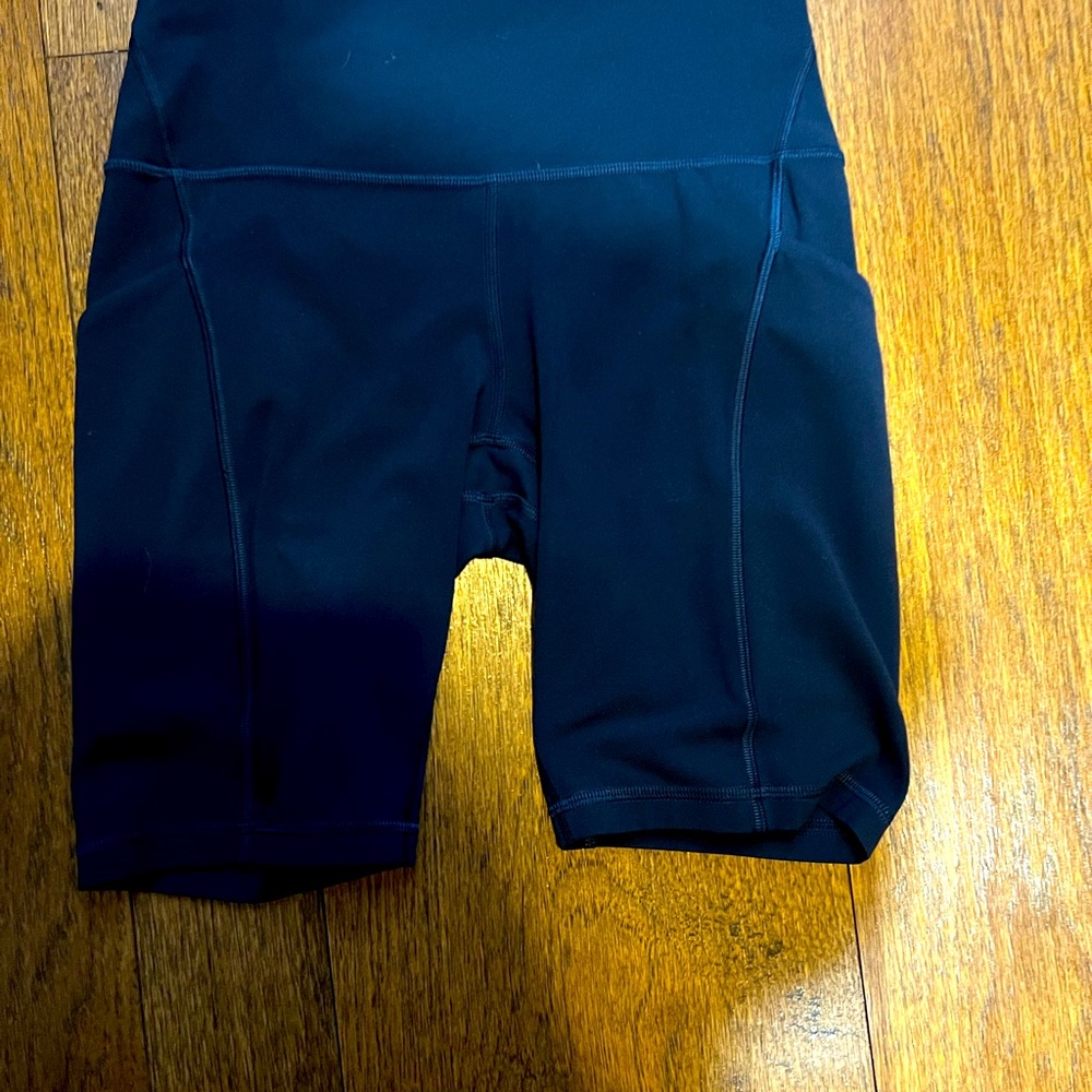 Lululemon Align shorts with pockets 8”. Navy. Size 4